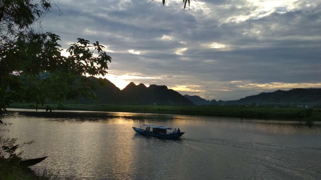 Hahaland Hotel Phong Nha Exterior photo